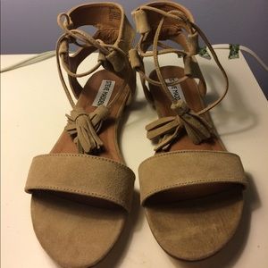 Steve Madden Daryn Sand Suede Sandals- Sz 7